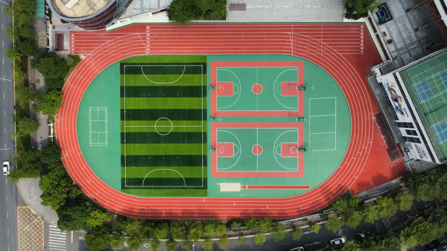 نماذج من مشروعات Sport Floor في الملاعب والأرضيات الرياضية